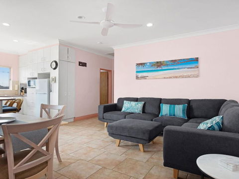 Debra Court 11 - Sydney 4u 4