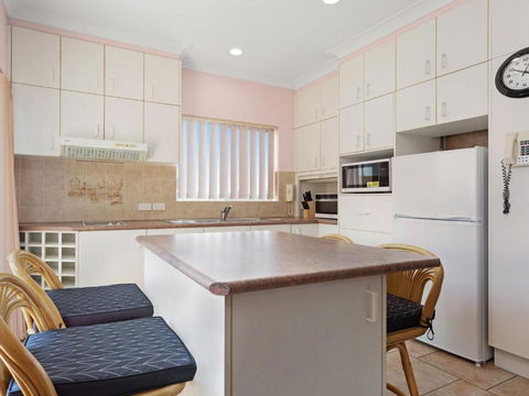 Debra Court 11 - Sydney 4u 3