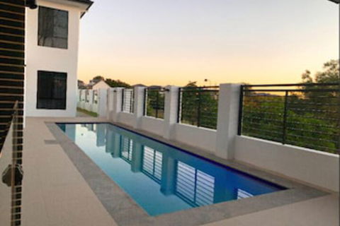 Luxury House Collection Six Beds - Sydney 4u 1