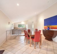 Beach Affair - 10 Callitris Crescent - Accommodation Sydney