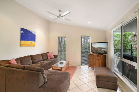 Beach Affair - 10 Callitris Crescent - Accommodation Sydney 3