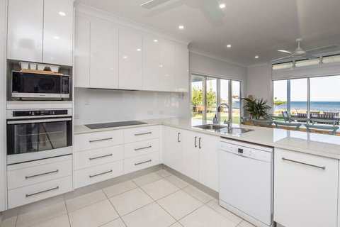 Sandy Decks - Sydney Resort 7