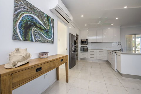 Sandy Decks - Sydney Resort 6