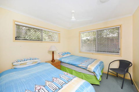 Sunbright 2/5 Petrel Street - Accommodation Sydney 4
