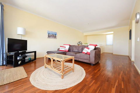 Sunbright 2/5 Petrel Street - Accommodation Sydney 6
