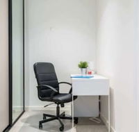 Modern 1 Bedroom in Tranquil Parklands - Sydney 4u