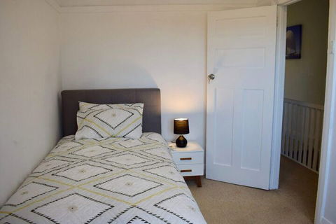 Comfortable 3 Bedroom Apartment In Trendy Haberfield - Sydney 4u 4