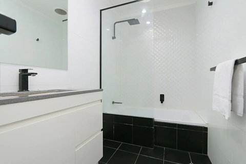 Safe & Secure 2 Bedroom Villa - Sydney Resort 6