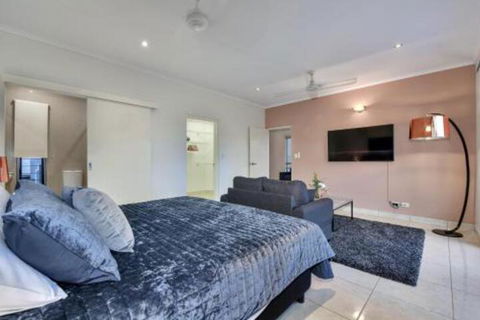Luxury Darwin City Lights Jacuzzi Central Location Large House New Furnishings - Accommodation Sydney 2