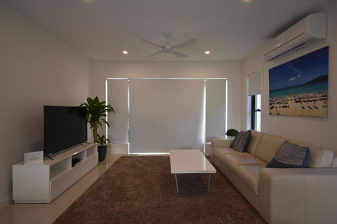 The Shae Luka Private Apartment - Sydney 4u 3