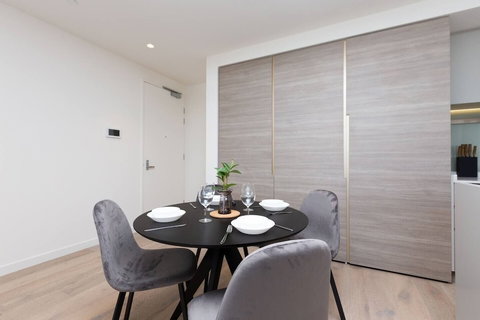 The Lively City 2bed 2 Bath APT @footscray - Accommodation Sydney 5