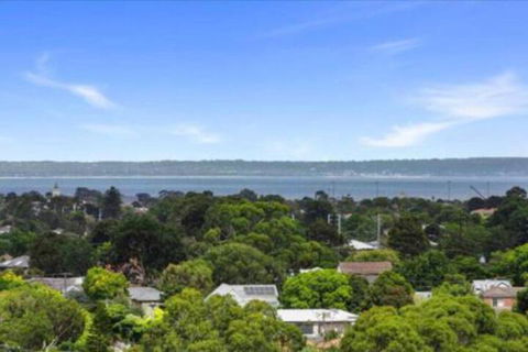Modern Luxury 3 Bedroom Apartment With Sea Views - Sydney 4u 1