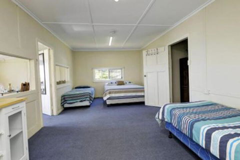 TRADEWINDS - Accommodation Sydney 0