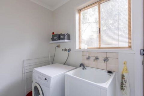 PERFECT On PYMBLE AVE - Sydney 4u 4