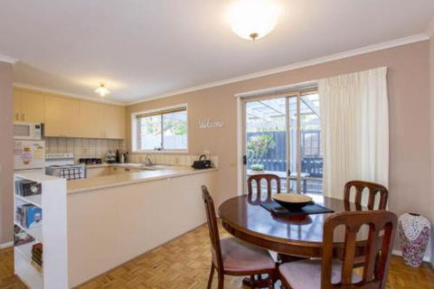 PERFECT On PYMBLE AVE - Sydney 4u 3