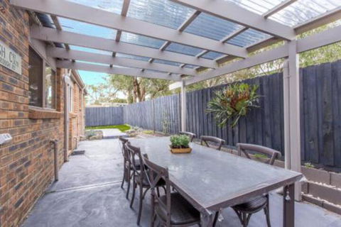 PERFECT On PYMBLE AVE - Sydney 4u 6
