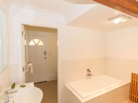 Kestrels Rest 1 / 116 Gippsland Street - Accommodation Sydney 2