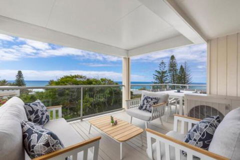 Casual Hamptons Living Sunshine Beach - Sydney 4u 1