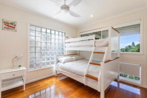 Casual Hamptons Living Sunshine Beach - Sydney 4u 5