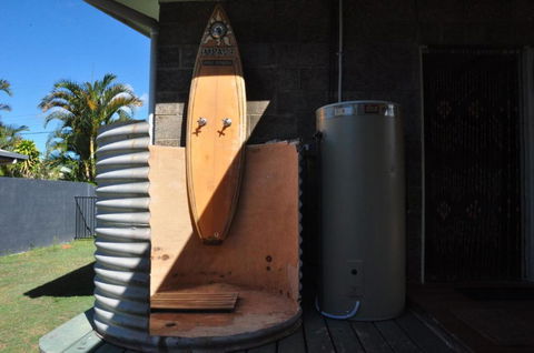 12 Zircon Street Renovated Beach Shack With The Perfect Blend Of Comfort & Coastal Cool - Sydney 4u 2
