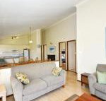 Pet Friendly on Pelican Close to Myall River - Accommodation Sydney