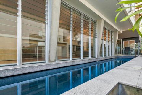 Contemporary & Central Sunshine Beach - Sydney 4u 0