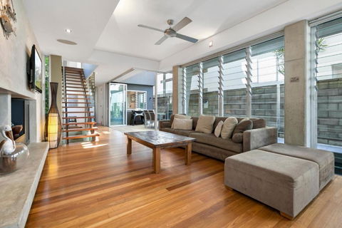Contemporary & Central Sunshine Beach - Sydney 4u 3