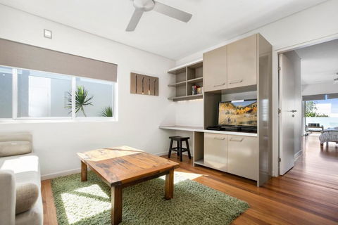 Contemporary & Central Sunshine Beach - Sydney 4u 2