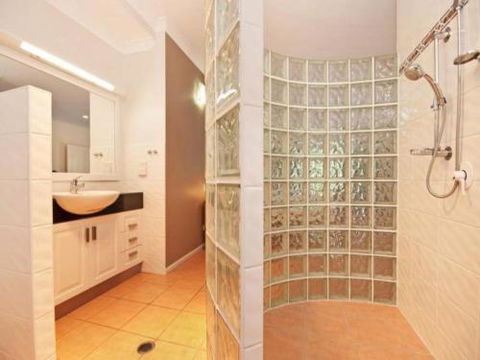 CRISTAL At CLIFTON BEACH - Accommodation Sydney 6
