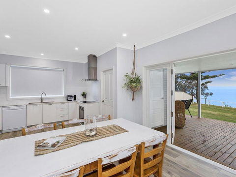 Toukley Waterfront Oasis - Accommodation Sydney 5