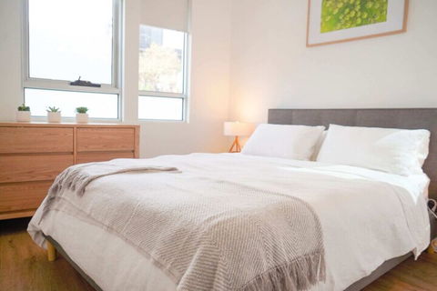Trendy Modern 2BD Apartment Close To Beach & City - Sydney 4u 2