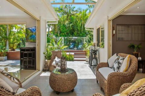 Tropical Oasis - Accommodation Sydney 6