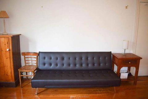 Incredible Location One Bedroom Apartment - Sydney 4u 1