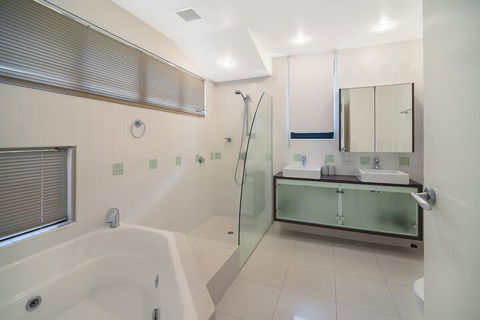 Peregian On The Beach Unit 3 - Accommodation Sydney 6