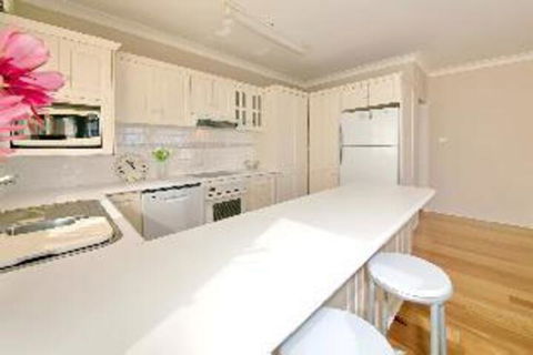 3 Bedroom Apartment Bayview Towers Unit 1 - Accommodation Sydney 2