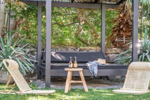 Your Luxury Escape Le Viti 5min Walk To Clarkes Beach - Accommodation Sydney 2