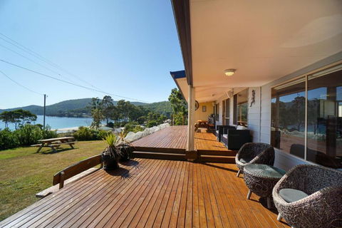 Seaview Family Retreat - Sydney 4u 4