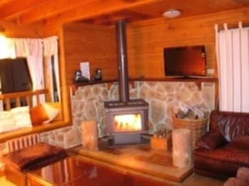 Alpine Stag Lodge House - Accommodation Sydney 0
