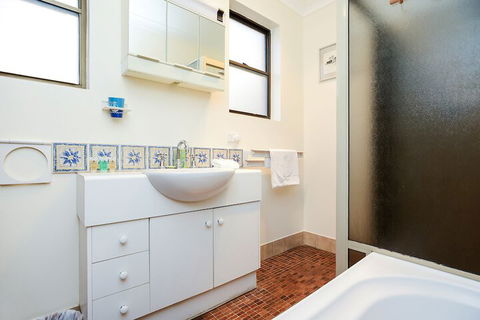 Kestrel Lodge - Accommodation Sydney 7