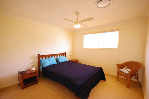 Blue Water At Mannering Park - Accommodation Sydney 6