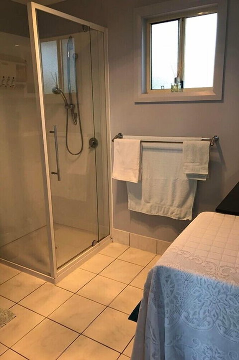 Seaview Retreat - Sydney Resort 2