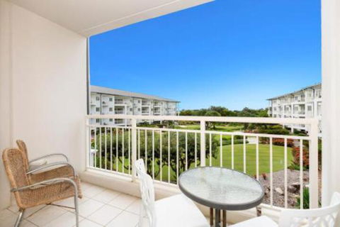 RESORT On The BEACH 5215 OCEAN GLIMPSES - Accommodation Sydney 0