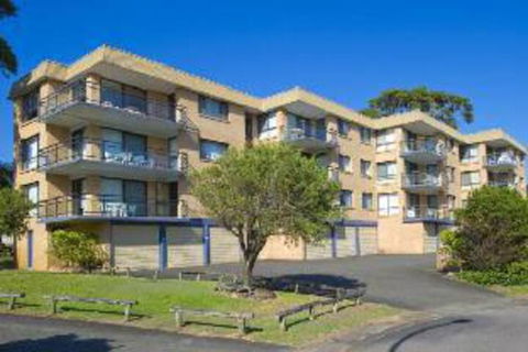 2 Bedroom Apartment Commodore Unit 3 6 Intrepid Close - Accommodation Sydney 3