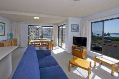 2 Bedroom Apartment Commodore Unit 3 6 Intrepid Close - Accommodation Sydney 1