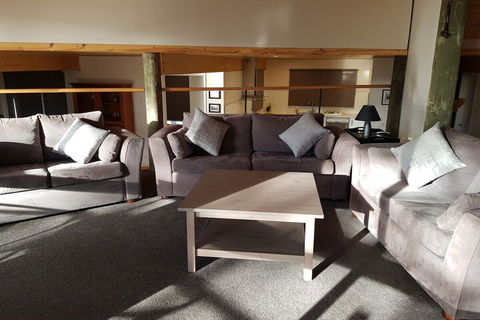 Moondance Lodge - Accommodation Sydney 7
