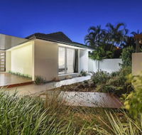 Just in Paradise Waterfront 5 Bedroom Deluxe House Central Broadbeach Location - Sydney 4u