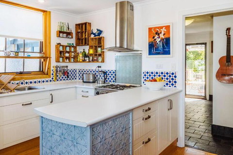 The Blue Beach House - Sydney Resort 6