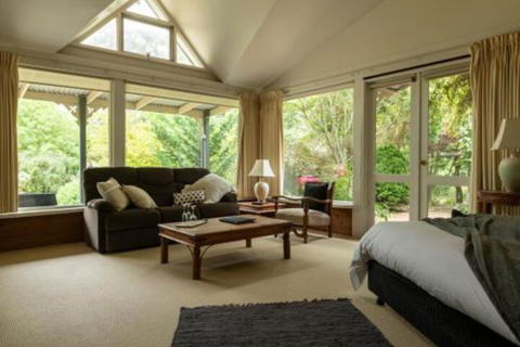 In The Valley - Accommodation Sydney 2