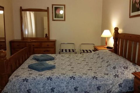 About Town Cottages - Sydney 4u 2