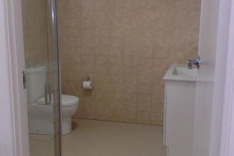 About Town Cottages - Sydney 4u 7